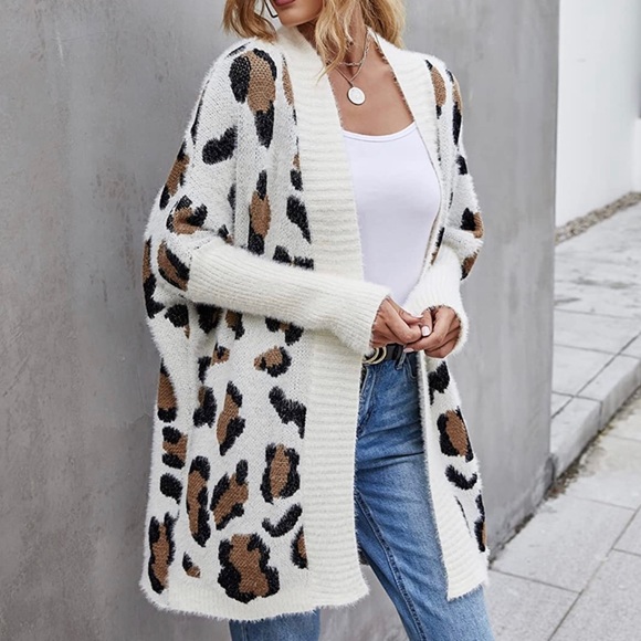 Cozy Leopard Batwing Sleeve Cardigan Fuzzy Soft & Oversized Brand New - Picture 2 of 9